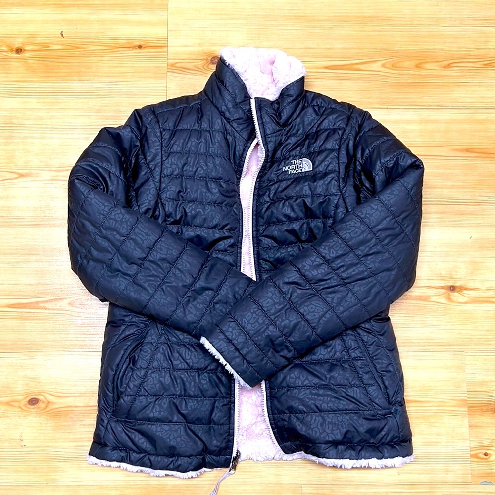 EUC The North Face Girls’ Cozy Jacket: Black leopard w/pink interior Size 14-16